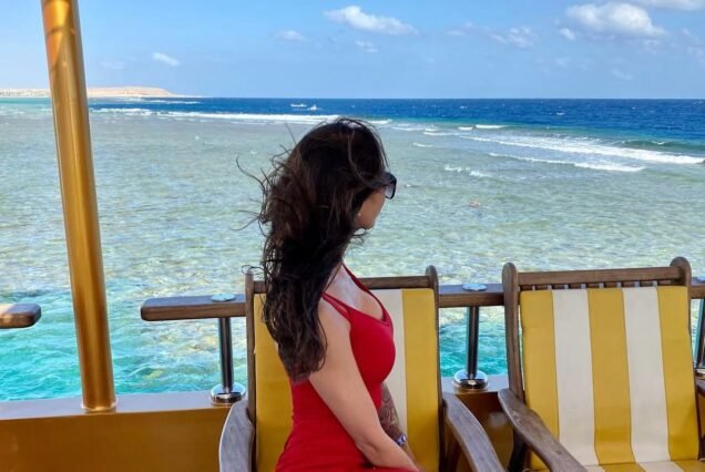 Snorkeling in Makadi Bay crystal clear water during Nefertari excursion